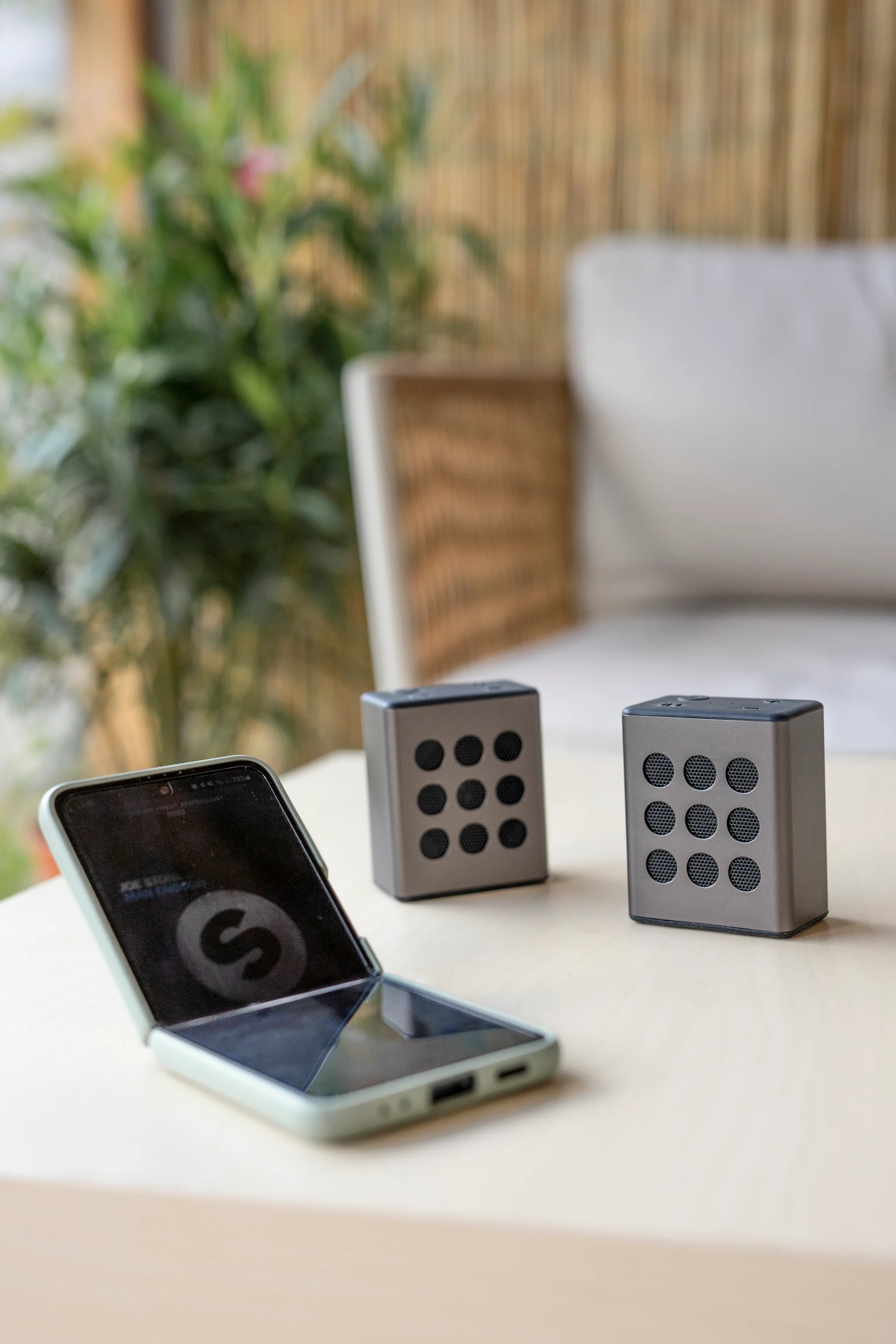 LENCO BTP-200BK - Bluetooth® Stereo Speaker set met 8 uur speeltijd met accessoires - Grijs - Image 14