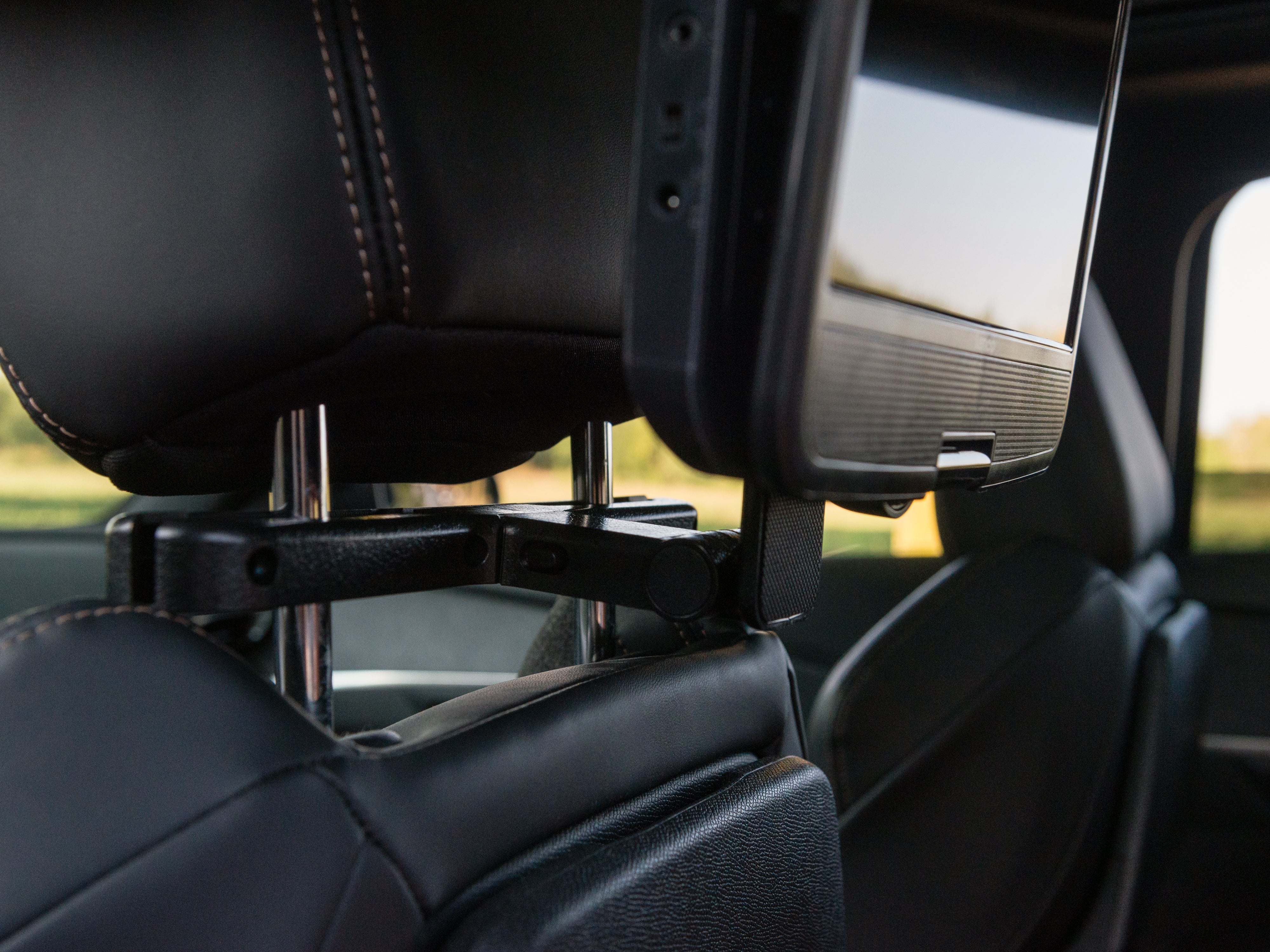 LENCO DVP-1046BK - 2x 10 inch draagbare DVD speler met oplaadbare batterij, twee hoofdtelefoons en twee montagebeugels voor in de auto - Zwart - Image 16