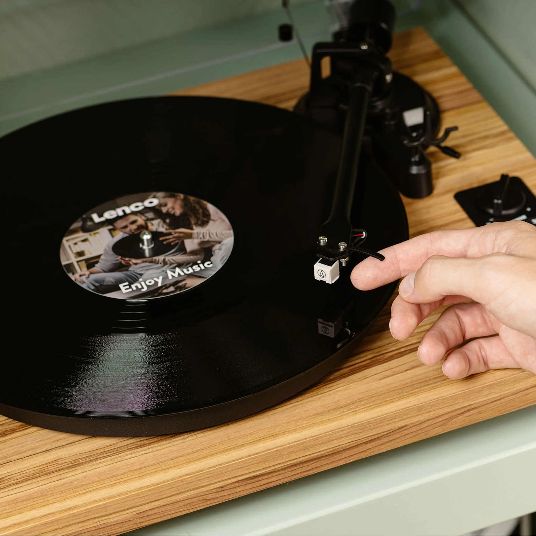 LENCO LS-500OK - Platenspeler met ingebouwde versterker en Bluetooth® plus 2 externe speakers - Hout - Image 17