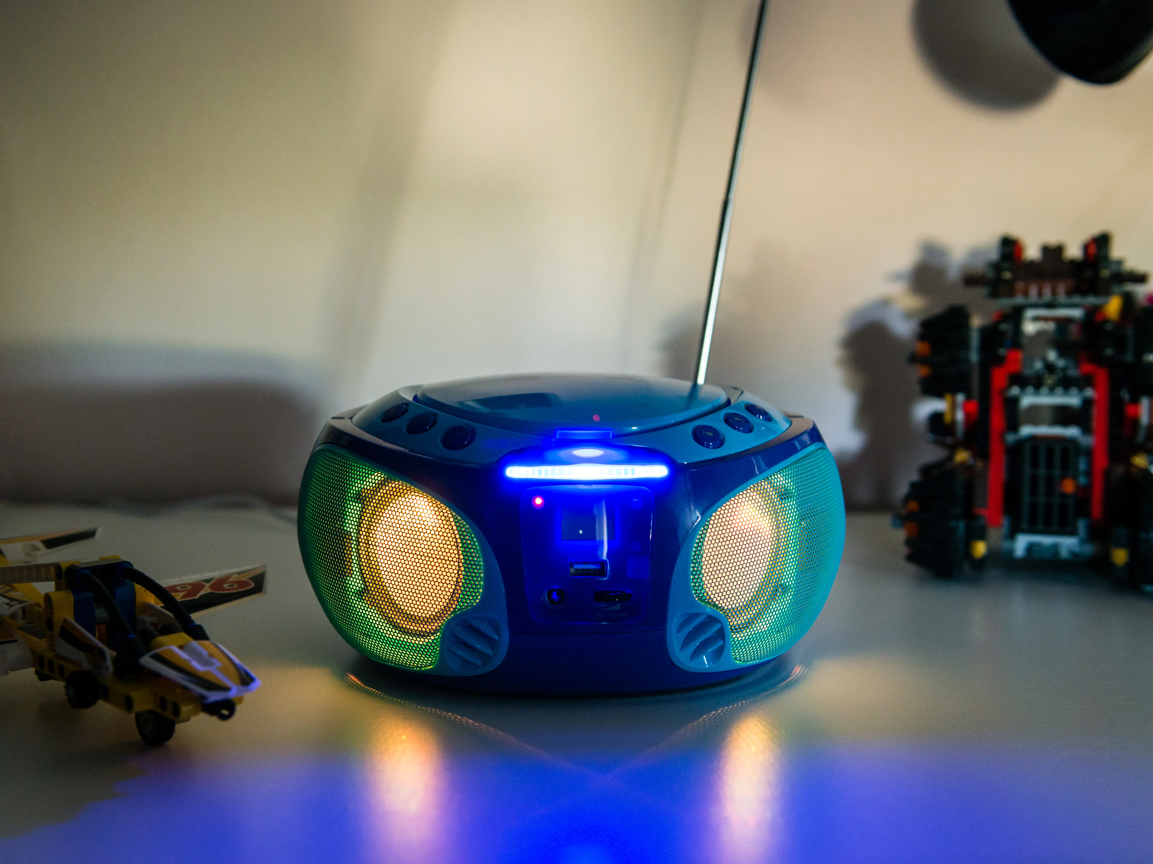 LENCO SCD-650BU Draagbare FM Radio CD/MP3/USB microfoon en licht effecten - Blauw - Image 23