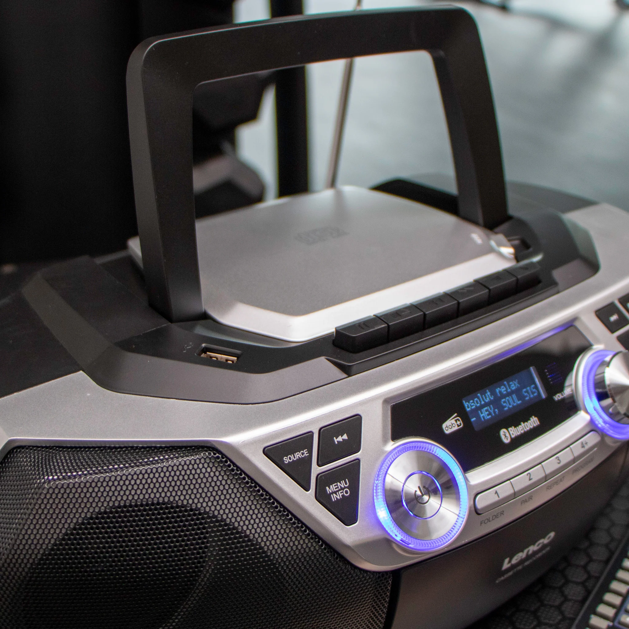 LENCO SCD-720SI - Draagbare boombox met DAB+/FM radio, Bluetooth®, CD, casette recorder en USB speler - Zilver - Image 18