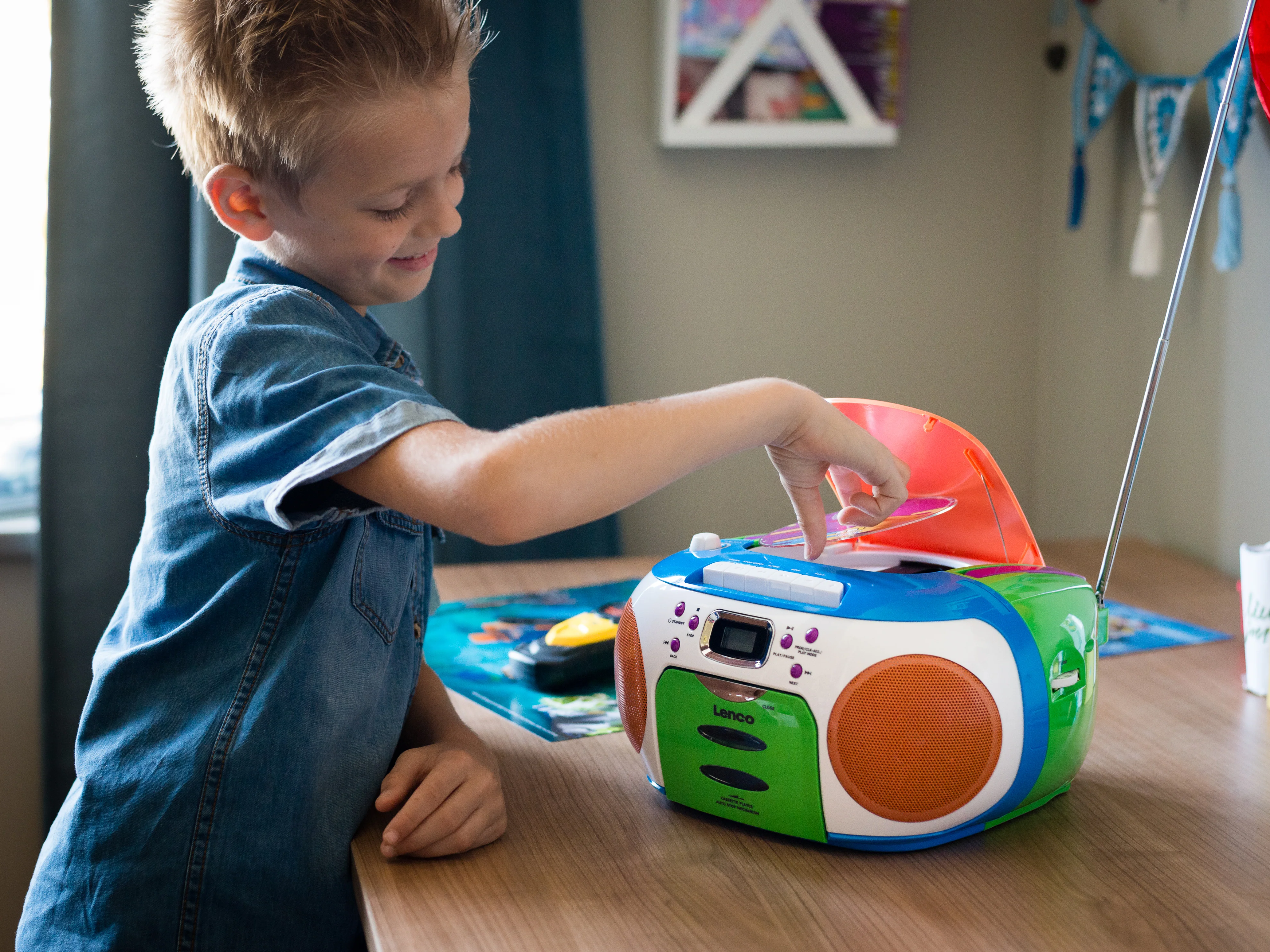 LENCO SCD-971 - Draagbare FM radio CD/Cassette speler - Kids - Image 11